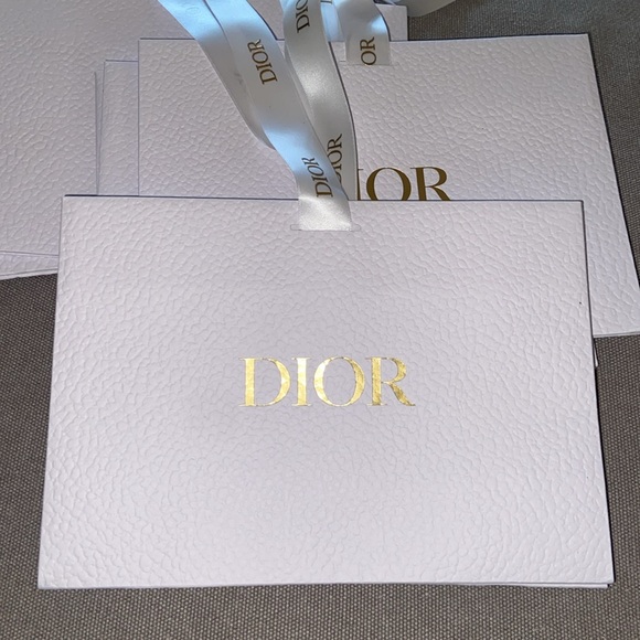 DIOR GIFTING CLUTCH (white w/ribbon) Size 8 x 5.5 x 3 (***ALL NEW***) - Picture 3 of 11